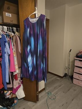 Sleeveless Maxi Dress in Multicolor Brushstroke Print